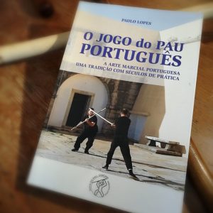 Livro "O Jogo do Pau Português" por Paulo Lopes